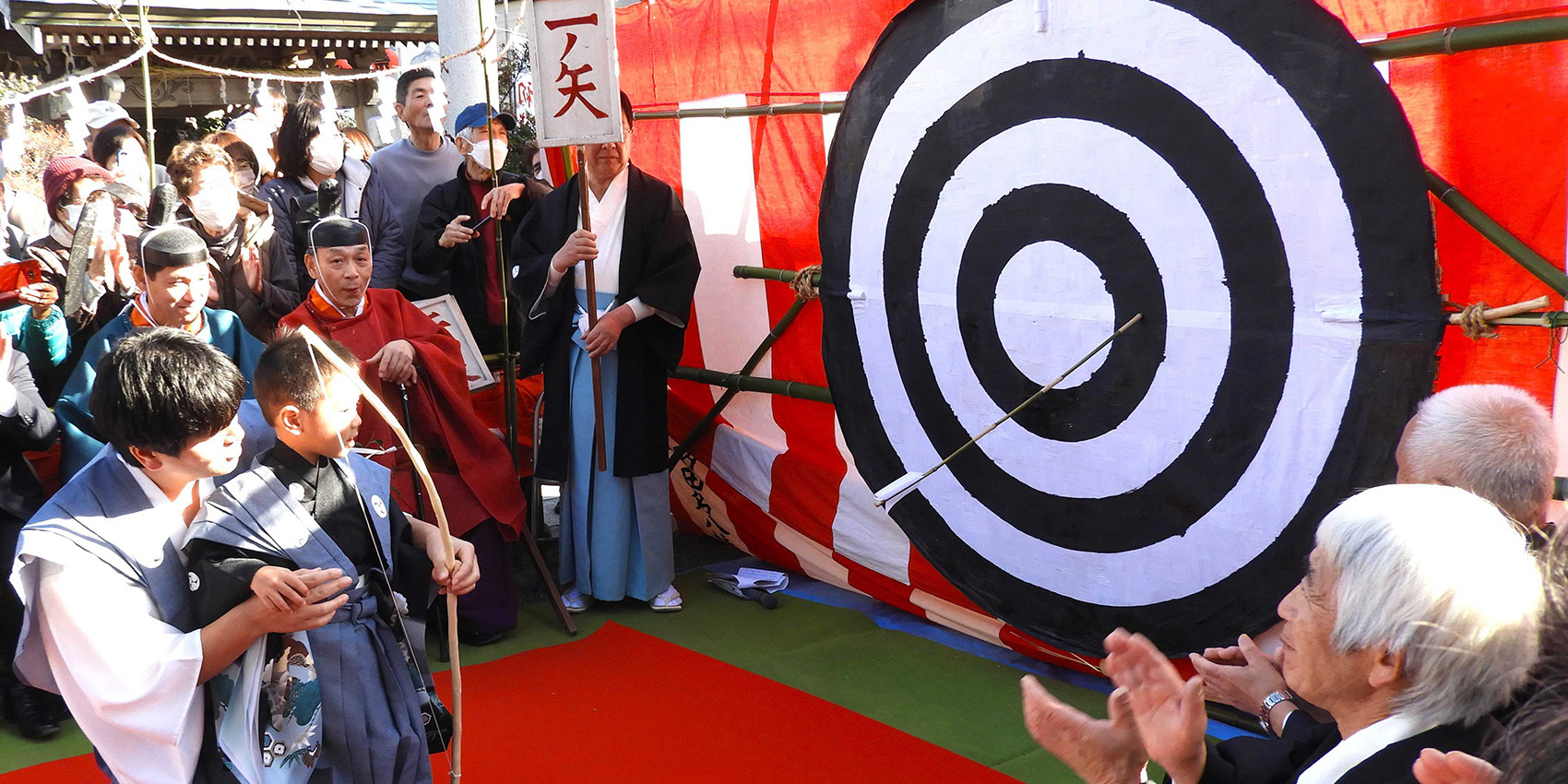 写真：的祭（田名八幡宮）