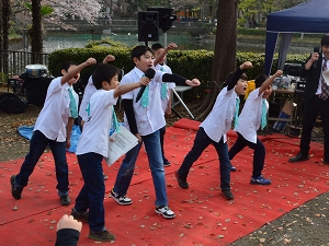 「大好き中央区!」の掛け声をしている写真