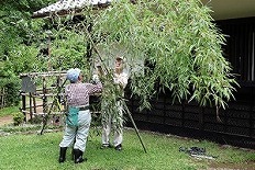 笹竹を設営 写真