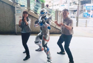 サガミリオンと副区長(左)区長(右) 写真