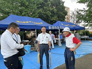 笹野さんと区長 写真