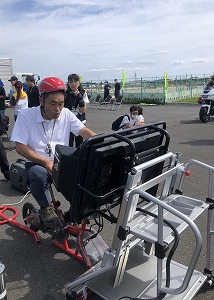 区長の運転 写真