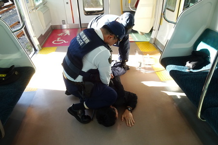 犯人確保