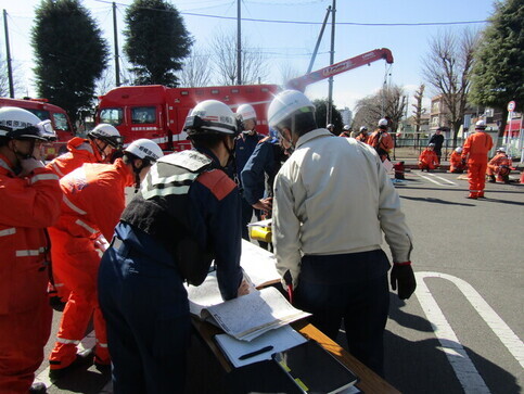 実働訓練（現場指揮本部における情報共有）　画像