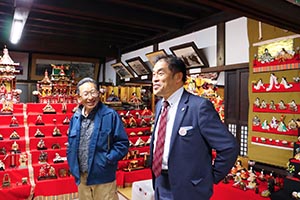 (左)田所館長(右)中央区長 写真