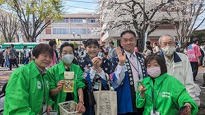民生委員児童委員協議会の皆さんと区長 写真