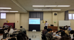 市の概要（人口の動向、観光等）について学生の皆さんに説明